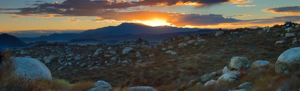 mountains and sunset (c) Drew Hays 206414 unsplash